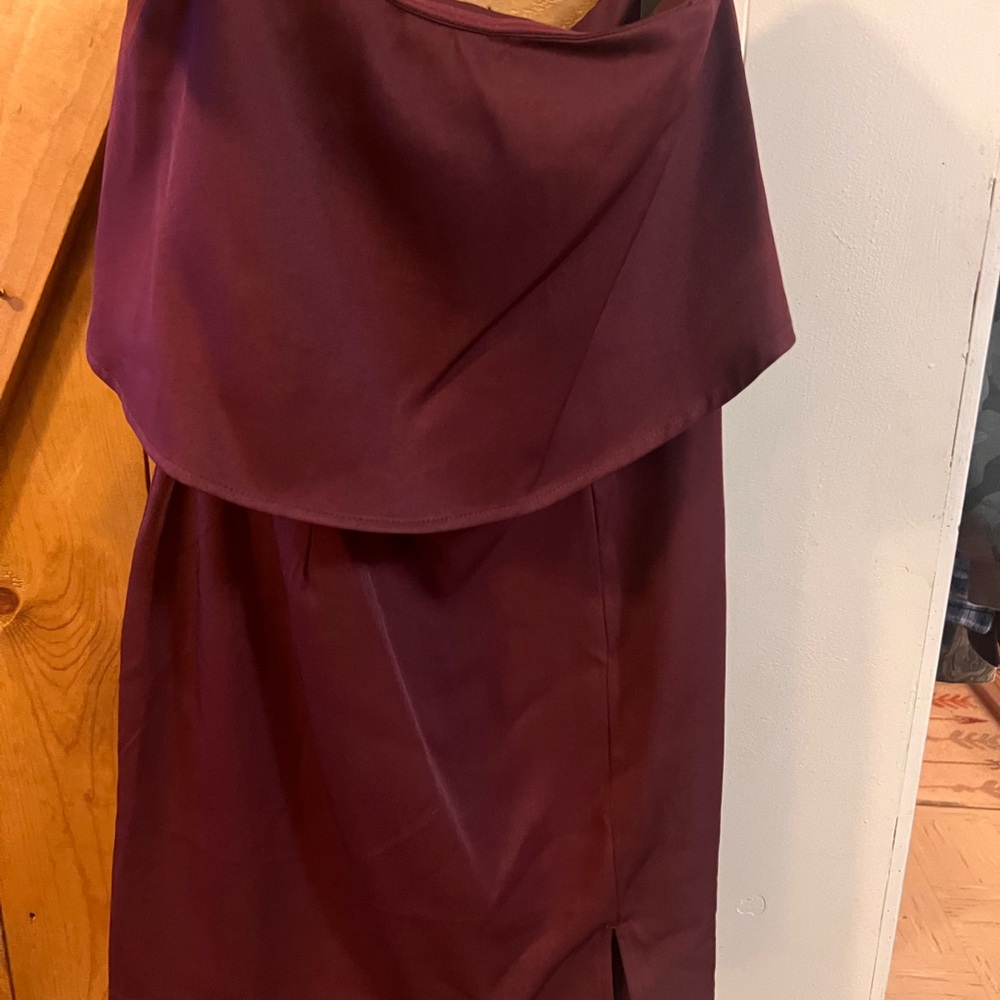 Elegant Burgundy Strapless Dress